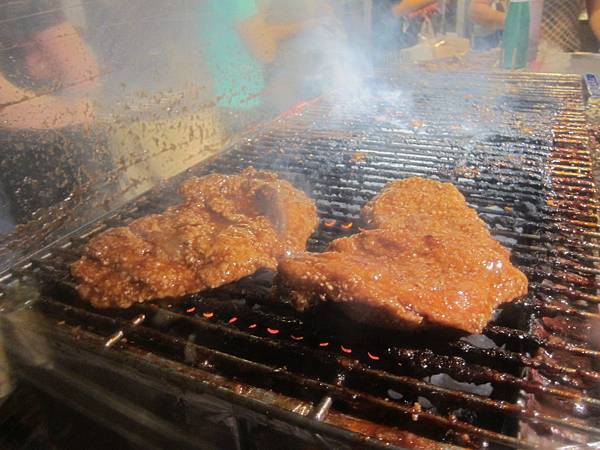 嘉義市=<食>嘉樂福夜市~好吃好樂好好玩= 嘉義市=<食>嘉樂福夜市~好吃好樂好好玩=