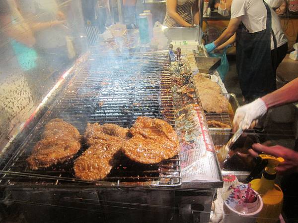 嘉義市=<食>嘉樂福夜市~好吃好樂好好玩= 嘉義市=<食>嘉樂福夜市~好吃好樂好好玩=