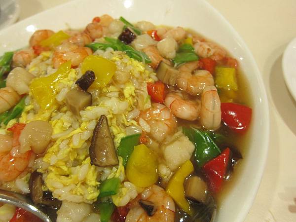 高雄三民區=<食>寒軒美饌會館-陽明館~我家的家庭式餐廳= 高雄三民區=<食>寒軒美饌會館-陽明館~我家的家庭式餐廳=