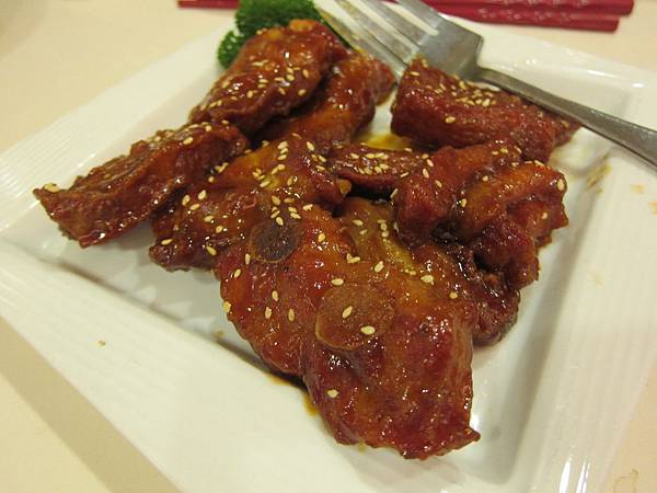 高雄三民區=<食>寒軒美饌會館-陽明館~我家的家庭式餐廳= 高雄三民區=<食>寒軒美饌會館-陽明館~我家的家庭式餐廳=