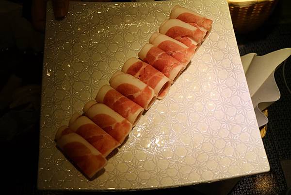 高雄左營區=<食>五円紙の火鍋~用最純白的紙,做出最純口味的紙火鍋= 高雄左營區=<食>五円紙の火鍋~用最純白的紙,做出最純口味的紙火鍋=