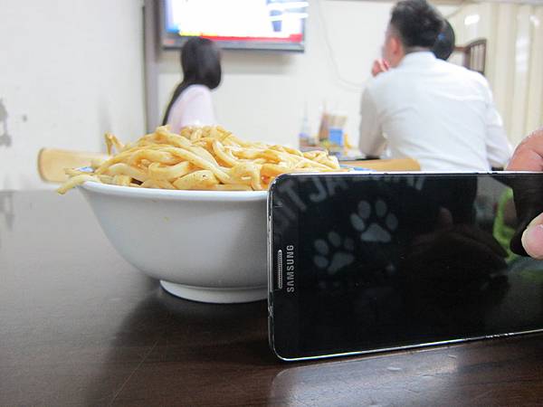 嘉義市=<食>老張麵店~一種吃飽喝足順便請老闆打包帶走的誇張大碗麵= 嘉義市=<食>老張麵店~一種吃飽喝足順便請老闆打包帶走的誇張大碗麵=