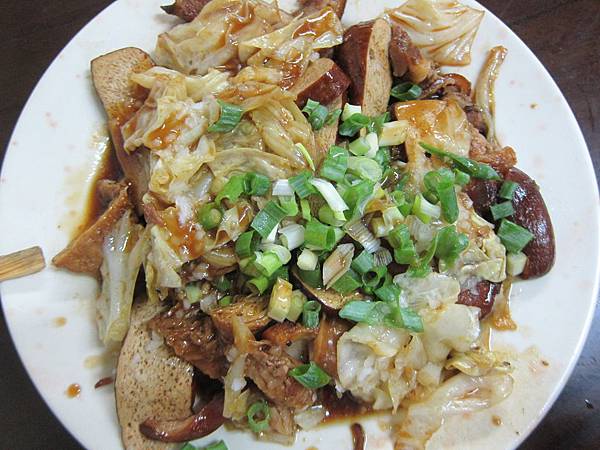 嘉義市=<食>老張麵店~一種吃飽喝足順便請老闆打包帶走的誇張大碗麵=