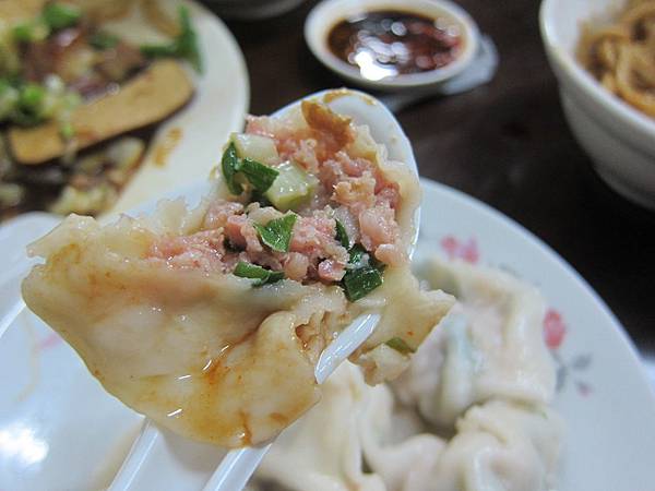 嘉義市=<食>老張麵店~一種吃飽喝足順便請老闆打包帶走的誇張大碗麵= 嘉義市=<食>老張麵店~一種吃飽喝足順便請老闆打包帶走的誇張大碗麵=