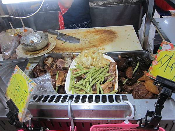 嘉義市=<食>老張麵店~一種吃飽喝足順便請老闆打包帶走的誇張大碗麵= 嘉義市=<食>老張麵店~一種吃飽喝足順便請老闆打包帶走的誇張大碗麵=