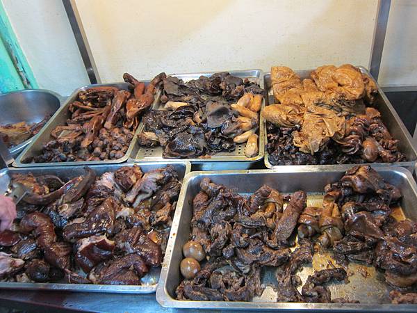 嘉義市=<食>老張麵店~一種吃飽喝足順便請老闆打包帶走的誇張大碗麵= 嘉義市=<食>老張麵店~一種吃飽喝足順便請老闆打包帶走的誇張大碗麵=