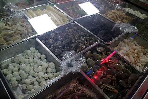 高雄苓雅區=<食>七美望安海產店~沒有去到海邊,坐在海邊路吃海產也是很有感覺的= 高雄苓雅區=<食>七美望安海產店~沒有去到海邊,坐在海邊路吃海產也是很有感覺的=