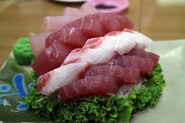 高雄苓雅區=<食>七美望安海產店~沒有去到海邊,坐在海邊路吃海產也是很有感覺的= 高雄苓雅區=<食>七美望安海產店~沒有去到海邊,坐在海邊路吃海產也是很有感覺的=