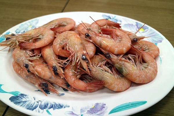 高雄苓雅區=<食>七美望安海產店~沒有去到海邊,坐在海邊路吃海產也是很有感覺的= 高雄苓雅區=<食>七美望安海產店~沒有去到海邊,坐在海邊路吃海產也是很有感覺的=