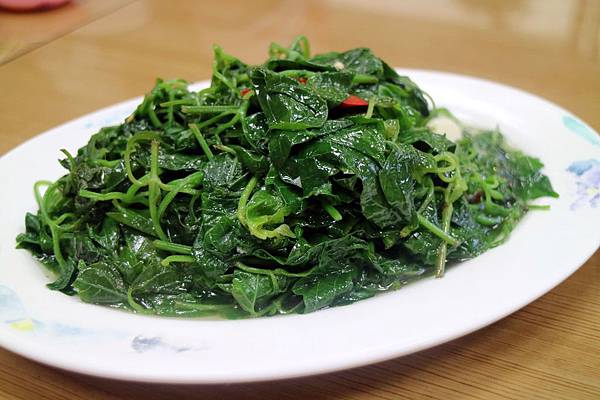 高雄苓雅區=<食>七美望安海產店~沒有去到海邊,坐在海邊路吃海產也是很有感覺的= 高雄苓雅區=<食>七美望安海產店~沒有去到海邊,坐在海邊路吃海產也是很有感覺的=