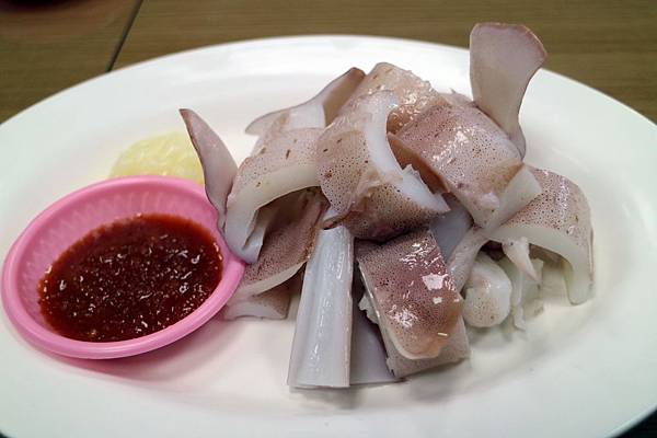 高雄苓雅區=<食>七美望安海產店~沒有去到海邊,坐在海邊路吃海產也是很有感覺的= 高雄苓雅區=<食>七美望安海產店~沒有去到海邊,坐在海邊路吃海產也是很有感覺的=