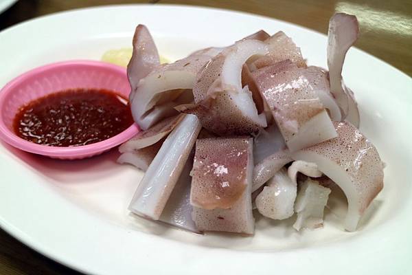 高雄苓雅區=<食>七美望安海產店~沒有去到海邊,坐在海邊路吃海產也是很有感覺的= 高雄苓雅區=<食>七美望安海產店~沒有去到海邊,坐在海邊路吃海產也是很有感覺的=