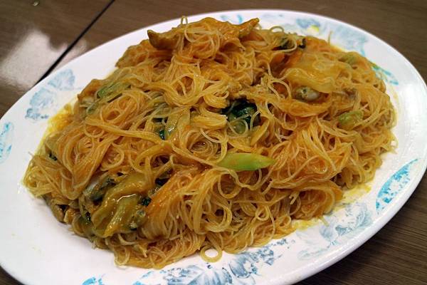 高雄苓雅區=<食>七美望安海產店~沒有去到海邊,坐在海邊路吃海產也是很有感覺的= 高雄苓雅區=<食>七美望安海產店~沒有去到海邊,坐在海邊路吃海產也是很有感覺的=