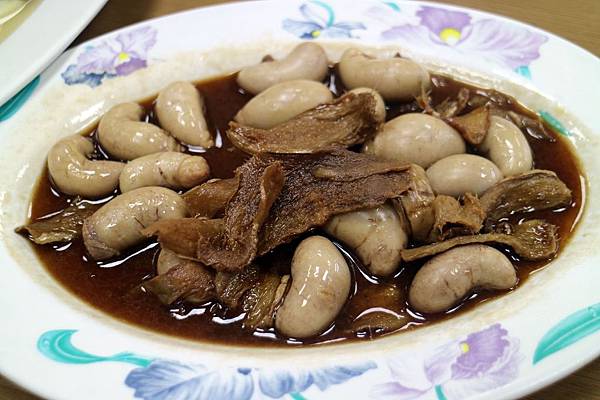 高雄苓雅區=<食>七美望安海產店~沒有去到海邊,坐在海邊路吃海產也是很有感覺的= 高雄苓雅區=<食>七美望安海產店~沒有去到海邊,坐在海邊路吃海產也是很有感覺的=