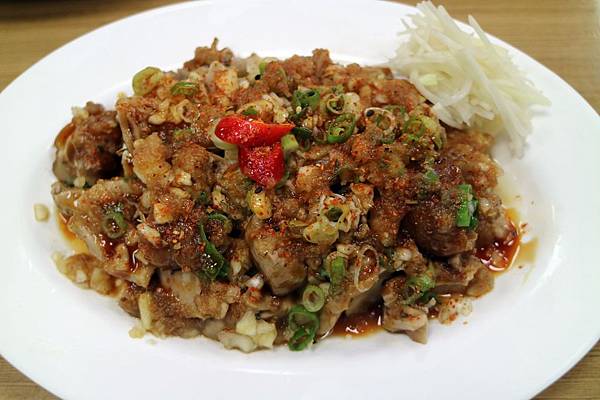 高雄苓雅區=<食>七美望安海產店~沒有去到海邊,坐在海邊路吃海產也是很有感覺的= 高雄苓雅區=<食>七美望安海產店~沒有去到海邊,坐在海邊路吃海產也是很有感覺的=