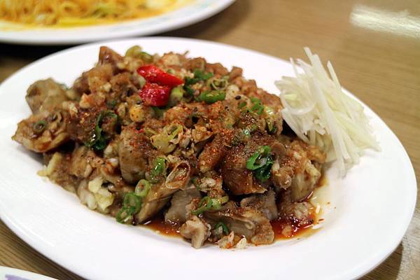 高雄苓雅區=<食>七美望安海產店~沒有去到海邊,坐在海邊路吃海產也是很有感覺的= 高雄苓雅區=<食>七美望安海產店~沒有去到海邊,坐在海邊路吃海產也是很有感覺的=