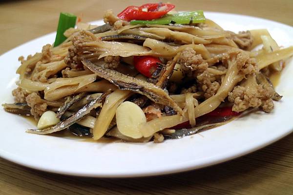 高雄苓雅區=<食>七美望安海產店~沒有去到海邊,坐在海邊路吃海產也是很有感覺的= 高雄苓雅區=<食>七美望安海產店~沒有去到海邊,坐在海邊路吃海產也是很有感覺的=