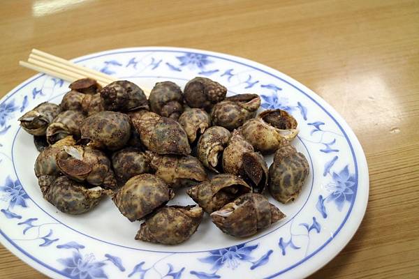 高雄苓雅區=<食>七美望安海產店~沒有去到海邊,坐在海邊路吃海產也是很有感覺的= 高雄苓雅區=<食>七美望安海產店~沒有去到海邊,坐在海邊路吃海產也是很有感覺的=