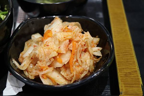 花蓮市=<食>滷大夫新城爌肉飯~蛋液+泡菜+滷汁=超級對味的啦= 花蓮市=<食>滷大夫新城爌肉飯~蛋液+泡菜+滷汁=超級對味的啦=