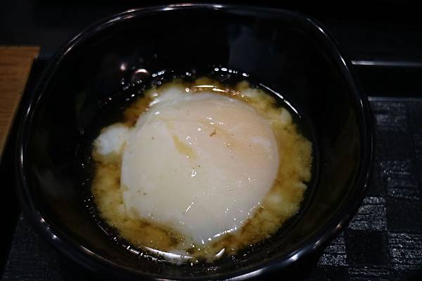 花蓮市=<食>滷大夫新城爌肉飯~蛋液+泡菜+滷汁=超級對味的啦= 花蓮市=<食>滷大夫新城爌肉飯~蛋液+泡菜+滷汁=超級對味的啦=