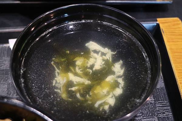 花蓮市=<食>滷大夫新城爌肉飯~蛋液+泡菜+滷汁=超級對味的啦= 花蓮市=<食>滷大夫新城爌肉飯~蛋液+泡菜+滷汁=超級對味的啦=