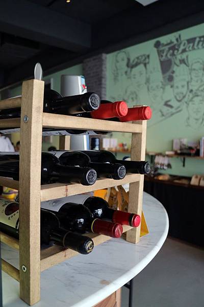 高雄鼓山區=<食>5號後院~中價位早午餐店*外國主廚*周末小酒館!真是偷得浮生半日閒呀~= 高雄鼓山區=<食>5號後院~中價位早午餐店*外國主廚*周末小酒館!真是偷得浮生半日閒呀~=