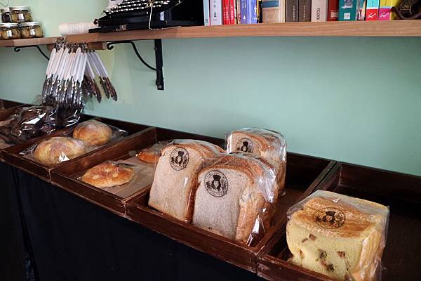 高雄鼓山區=<食>5號後院~中價位早午餐店*外國主廚*周末小酒館!真是偷得浮生半日閒呀~= 高雄鼓山區=<食>5號後院~中價位早午餐店*外國主廚*周末小酒館!真是偷得浮生半日閒呀~=