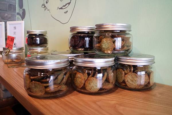 高雄鼓山區=<食>5號後院~中價位早午餐店*外國主廚*周末小酒館!真是偷得浮生半日閒呀~= 高雄鼓山區=<食>5號後院~中價位早午餐店*外國主廚*周末小酒館!真是偷得浮生半日閒呀~=