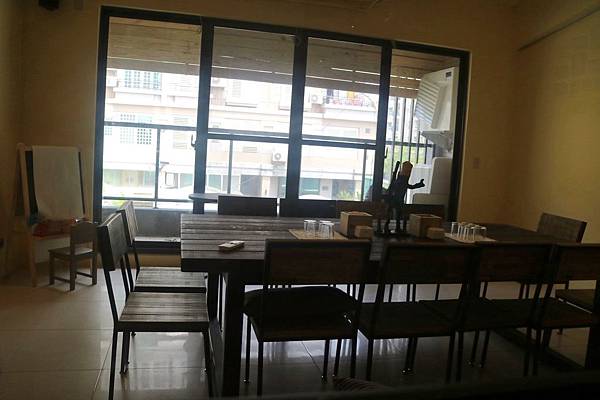 高雄鼓山區=<食>5號後院~中價位早午餐店*外國主廚*周末小酒館!真是偷得浮生半日閒呀~= 高雄鼓山區=<食>5號後院~中價位早午餐店*外國主廚*周末小酒館!真是偷得浮生半日閒呀~=