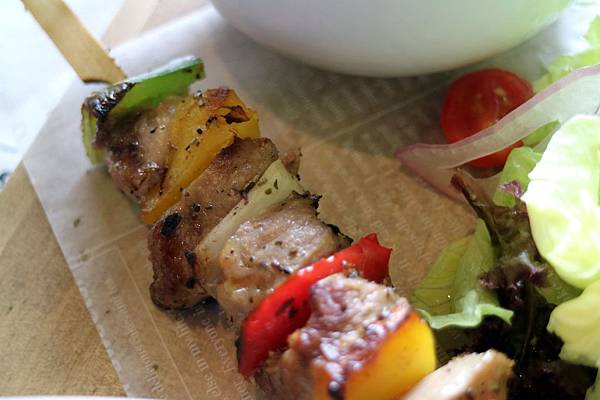 高雄鼓山區=<食>5號後院~中價位早午餐店*外國主廚*周末小酒館!真是偷得浮生半日閒呀~= 高雄鼓山區=<食>5號後院~中價位早午餐店*外國主廚*周末小酒館!真是偷得浮生半日閒呀~=