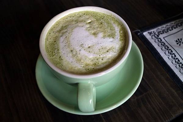 高雄鼓山區=<食>5號後院~中價位早午餐店*外國主廚*周末小酒館!真是偷得浮生半日閒呀~= 高雄鼓山區=<食>5號後院~中價位早午餐店*外國主廚*周末小酒館!真是偷得浮生半日閒呀~=