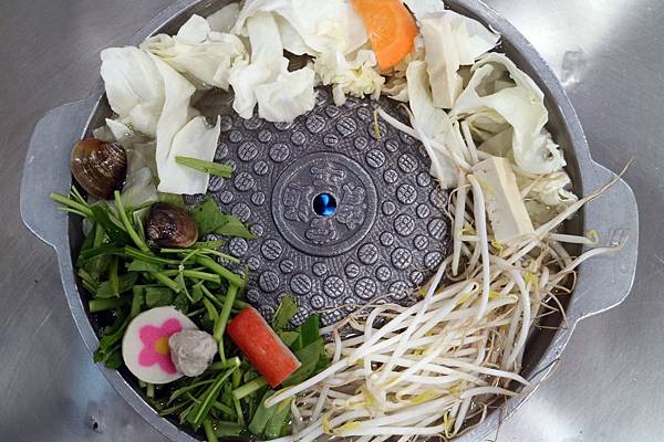 高雄三民區=<食>大老爺韓國烤肉~cp值好高好高一鍋150元吃飽飽的好滿足=