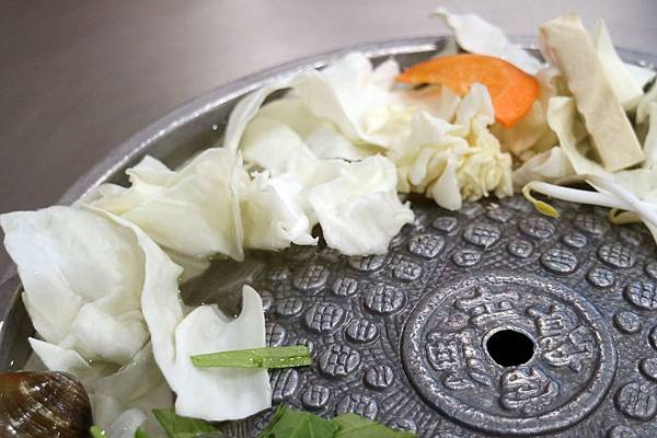 高雄三民區=<食>大老爺韓國烤肉~cp值好高好高一鍋150元吃飽飽的好滿足=