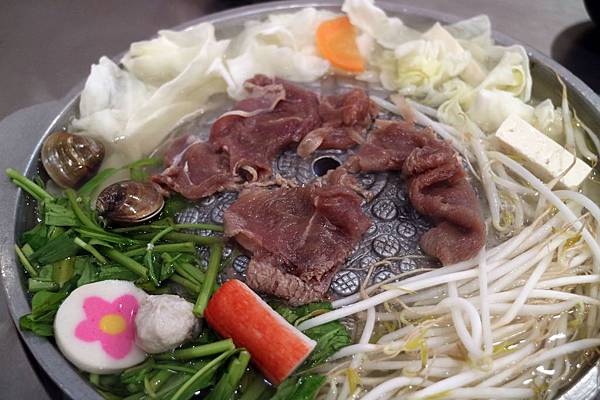 高雄三民區=<食>大老爺韓國烤肉~cp值好高好高一鍋150元吃飽飽的好滿足=