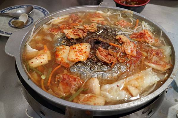 高雄三民區=<食>大老爺韓國烤肉~cp值好高好高一鍋150元吃飽飽的好滿足=