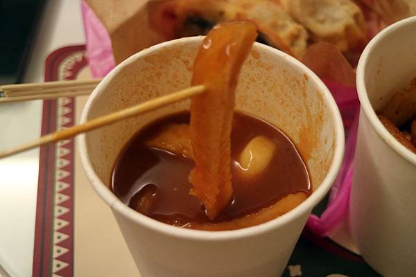 高雄三民區=<食>韓國路邊攤~辣的夠味的辣炒年糕搭配上香甜炸雞,不用飛韓國就在高雄= 高雄三民區=<食>韓國路邊攤~辣的夠味的辣炒年糕搭配上香甜炸雞,不用飛韓國就在高雄=