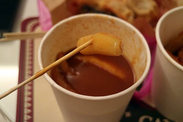 高雄三民區=<食>韓國路邊攤~辣的夠味的辣炒年糕搭配上香甜炸雞,不用飛韓國就在高雄= 高雄三民區=<食>韓國路邊攤~辣的夠味的辣炒年糕搭配上香甜炸雞,不用飛韓國就在高雄=