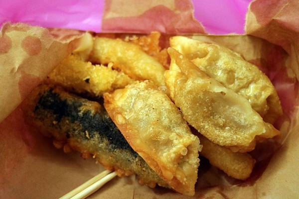 高雄三民區=<食>韓國路邊攤~辣的夠味的辣炒年糕搭配上香甜炸雞,不用飛韓國就在高雄= 高雄三民區=<食>韓國路邊攤~辣的夠味的辣炒年糕搭配上香甜炸雞,不用飛韓國就在高雄=