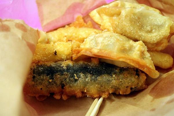 高雄三民區=<食>韓國路邊攤~辣的夠味的辣炒年糕搭配上香甜炸雞,不用飛韓國就在高雄= 高雄三民區=<食>韓國路邊攤~辣的夠味的辣炒年糕搭配上香甜炸雞,不用飛韓國就在高雄=