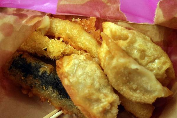 高雄三民區=<食>韓國路邊攤~辣的夠味的辣炒年糕搭配上香甜炸雞,不用飛韓國就在高雄= 高雄三民區=<食>韓國路邊攤~辣的夠味的辣炒年糕搭配上香甜炸雞,不用飛韓國就在高雄=