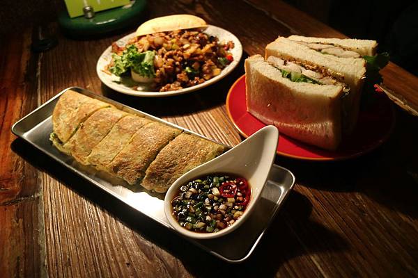 台北信義區=<食>用力做三明治有限公司~中西合併蹦出新滋味的絕佳好店推薦=