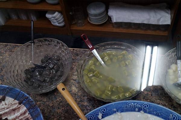 高雄鼓山區=<食>福中居~芝麻圓大推的好吃,cp值高高的夏日甜品店= 高雄鼓山區=<食>福中居~芝麻圓大推的好吃,cp值高高的夏日甜品店=