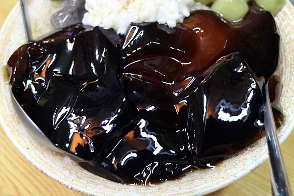 高雄鼓山區=<食>福中居~芝麻圓大推的好吃,cp值高高的夏日甜品店= 高雄鼓山區=<食>福中居~芝麻圓大推的好吃,cp值高高的夏日甜品店=