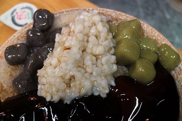 高雄鼓山區=<食>福中居~芝麻圓大推的好吃,cp值高高的夏日甜品店= 高雄鼓山區=<食>福中居~芝麻圓大推的好吃,cp值高高的夏日甜品店=