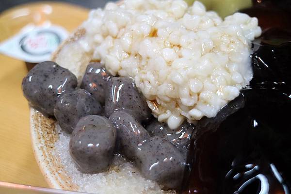 高雄鼓山區=<食>福中居~芝麻圓大推的好吃,cp值高高的夏日甜品店= 高雄鼓山區=<食>福中居~芝麻圓大推的好吃,cp值高高的夏日甜品店=