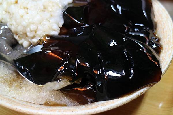 高雄鼓山區=<食>福中居~芝麻圓大推的好吃,cp值高高的夏日甜品店= 高雄鼓山區=<食>福中居~芝麻圓大推的好吃,cp值高高的夏日甜品店=