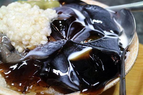 高雄鼓山區=<食>福中居~芝麻圓大推的好吃,cp值高高的夏日甜品店= 高雄鼓山區=<食>福中居~芝麻圓大推的好吃,cp值高高的夏日甜品店=