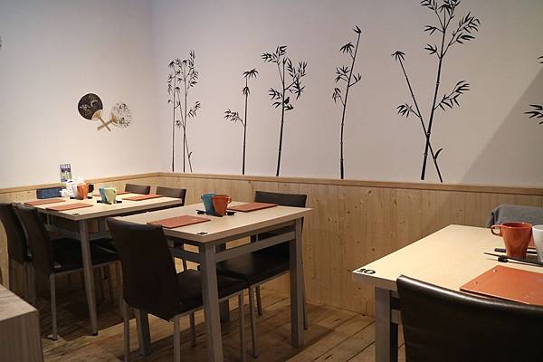 高雄鳳山區=<食>築饌日式料理~88元/138元讓你輕鬆吃新鮮日本丼飯~不能錯過的更是師傅用心純熟的技術及挑選的海鮮以及美味的海鮮鍋物,樣樣都吸引人啊= 高雄鳳山區=<食>築饌日式料理~88元/138元讓你輕鬆吃新鮮日本丼飯~不能錯過的更是師傅用心純熟的技術及挑選的海鮮以及美味的海鮮鍋物,樣樣都吸引人啊=