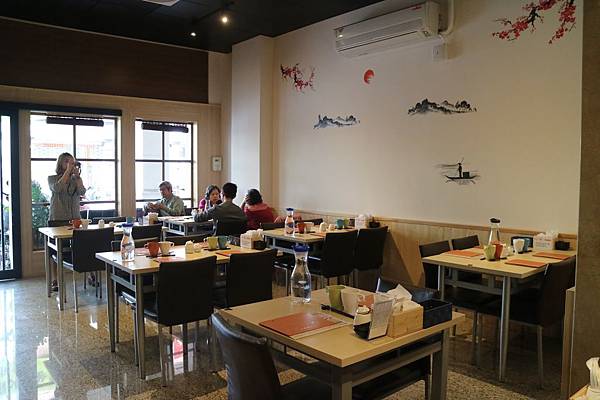 高雄鳳山區=<食>築饌日式料理~88元/138元讓你輕鬆吃新鮮日本丼飯~不能錯過的更是師傅用心純熟的技術及挑選的海鮮以及美味的海鮮鍋物,樣樣都吸引人啊= 高雄鳳山區=<食>築饌日式料理~88元/138元讓你輕鬆吃新鮮日本丼飯~不能錯過的更是師傅用心純熟的技術及挑選的海鮮以及美味的海鮮鍋物,樣樣都吸引人啊=