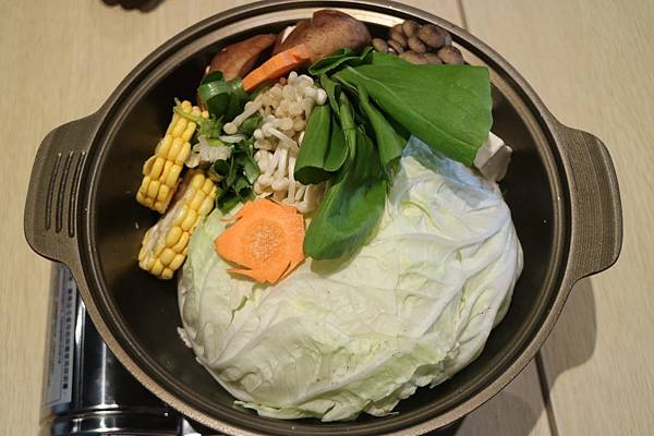 高雄鳳山區=<食>築饌日式料理~88元/138元讓你輕鬆吃新鮮日本丼飯~不能錯過的更是師傅用心純熟的技術及挑選的海鮮以及美味的海鮮鍋物,樣樣都吸引人啊= 高雄鳳山區=<食>築饌日式料理~88元/138元讓你輕鬆吃新鮮日本丼飯~不能錯過的更是師傅用心純熟的技術及挑選的海鮮以及美味的海鮮鍋物,樣樣都吸引人啊=